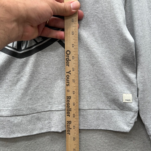 Vuori Pullover Hoodie Sweatshirt Women’s M Gray Black Waco Logo Athleisure - Picture 4 of 13